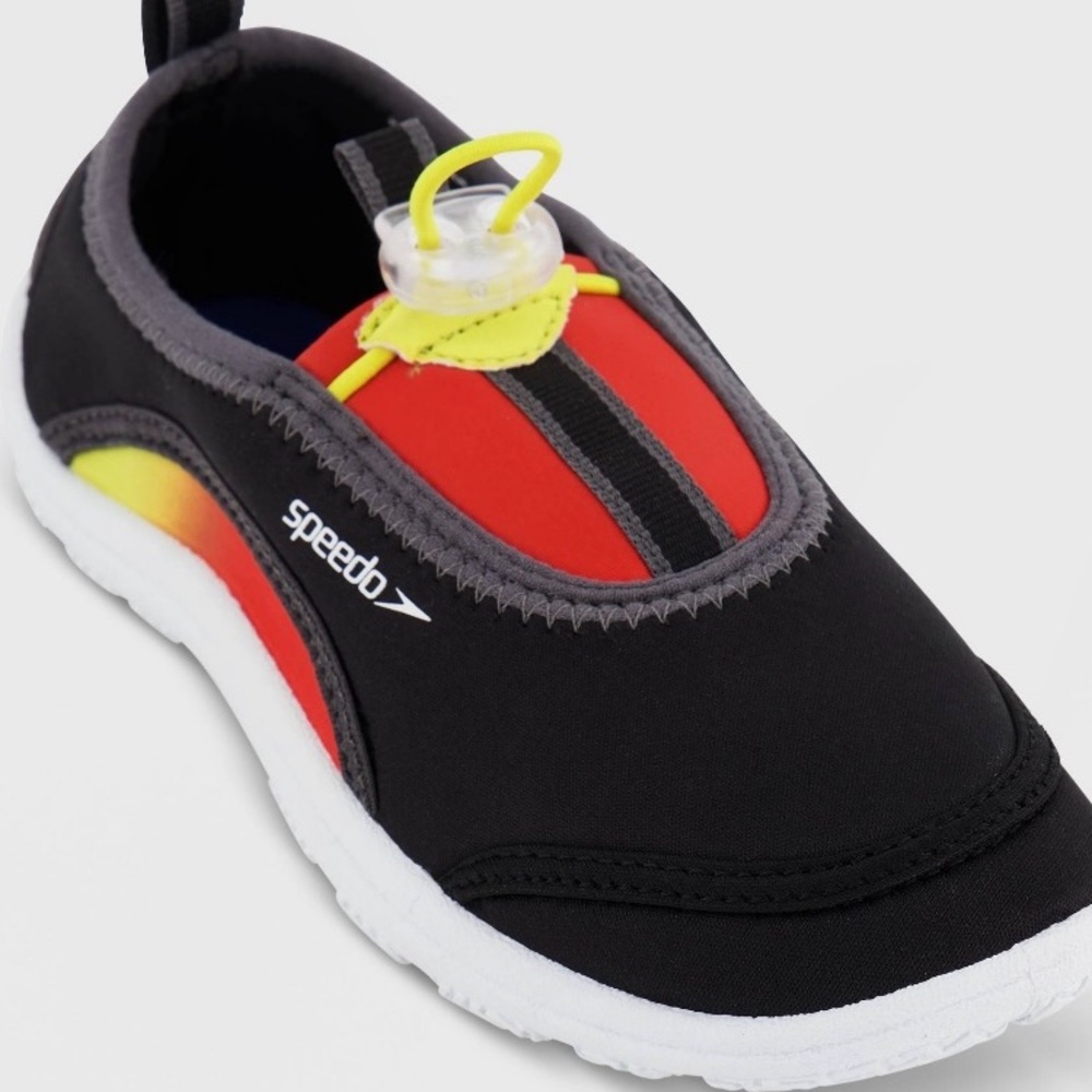 Speedo Junior Surfwalker New with tags Unisex size 4-5. fits adult size 6 1/2